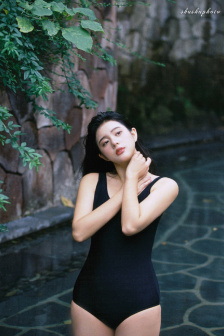 大炕诱女初尝云雨
